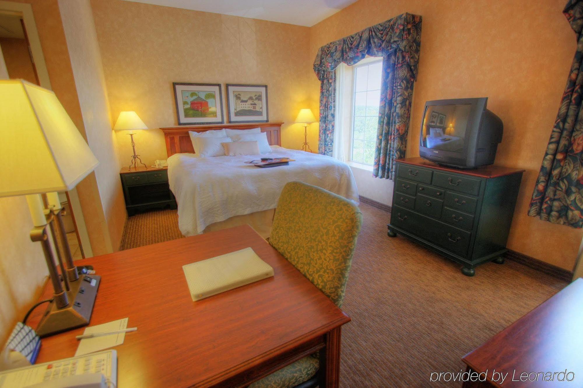 Hampton Inn & Suites State College At Williamsburg Square Habitación foto